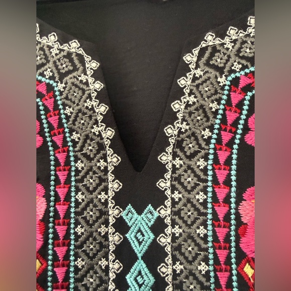 Savanna Jane Black Top with Vibrant Embroidery - Size Small - Picture 2 of 10